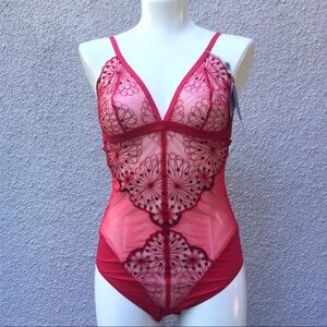 TRIUMPH red lace and mesh art deco teddy M, NWT